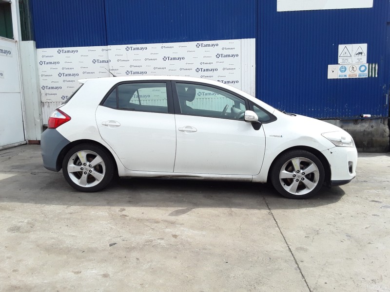 toyota auris del año 2011