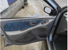 nissan almera tino (v10m) del año 2001 2