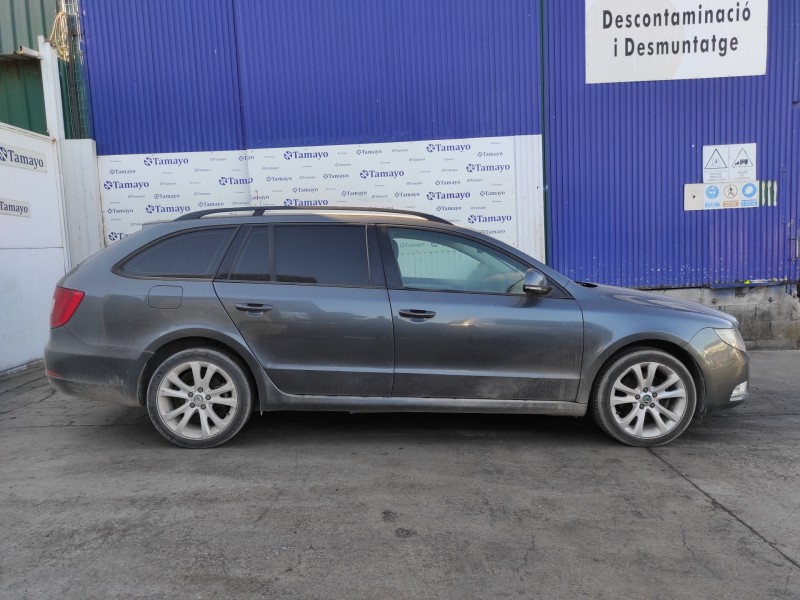 skoda suberb (3t4) del año 2011