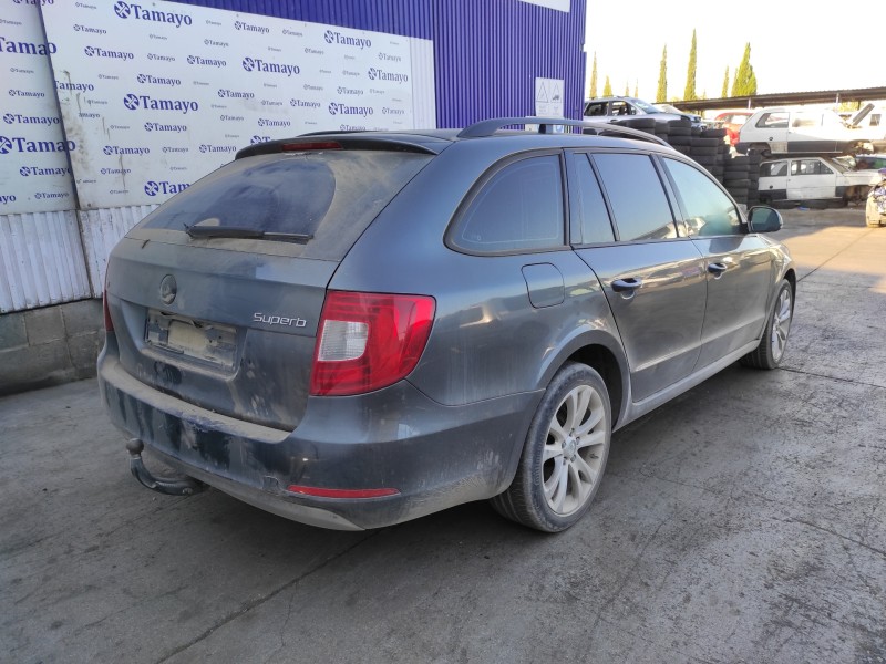 skoda suberb (3t4) del año 2011