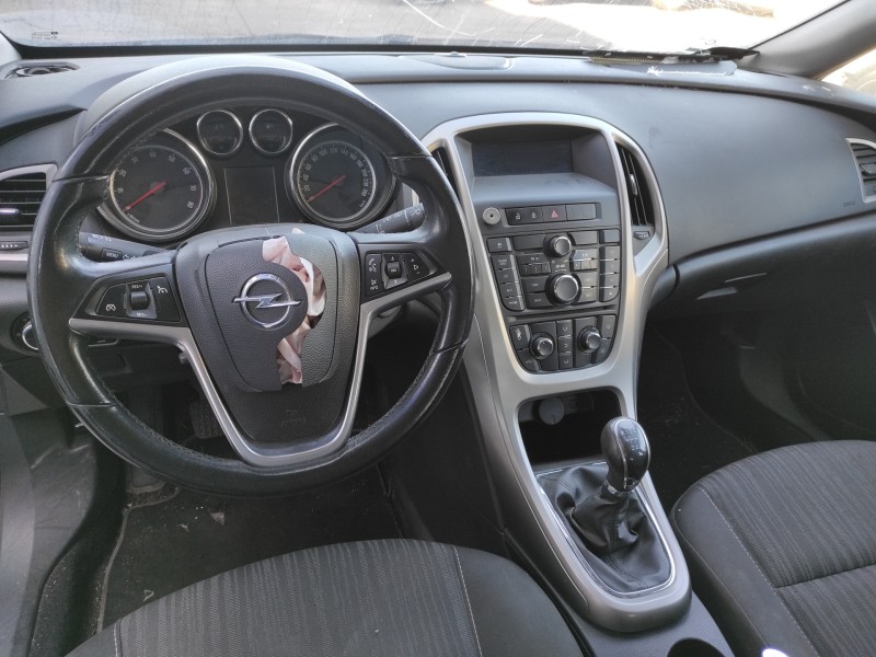 opel astra j lim. del año 2010