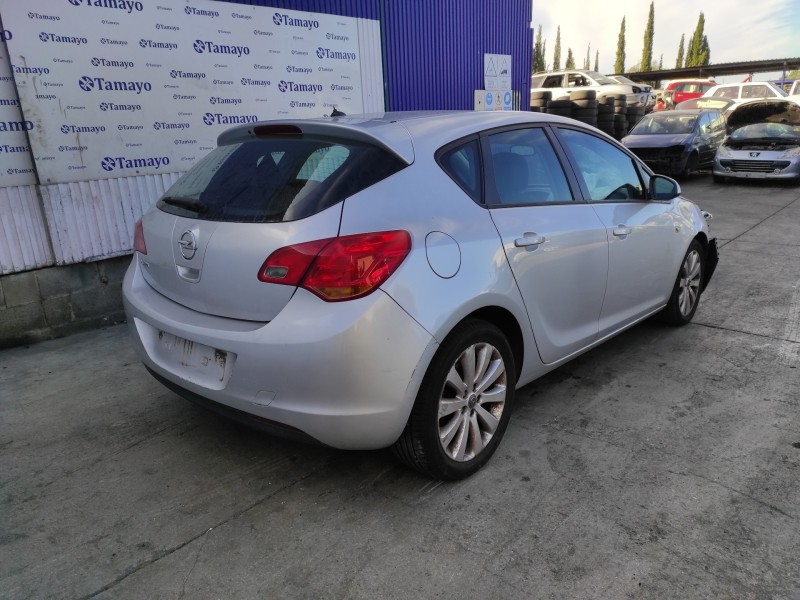 opel astra j lim. del año 2010