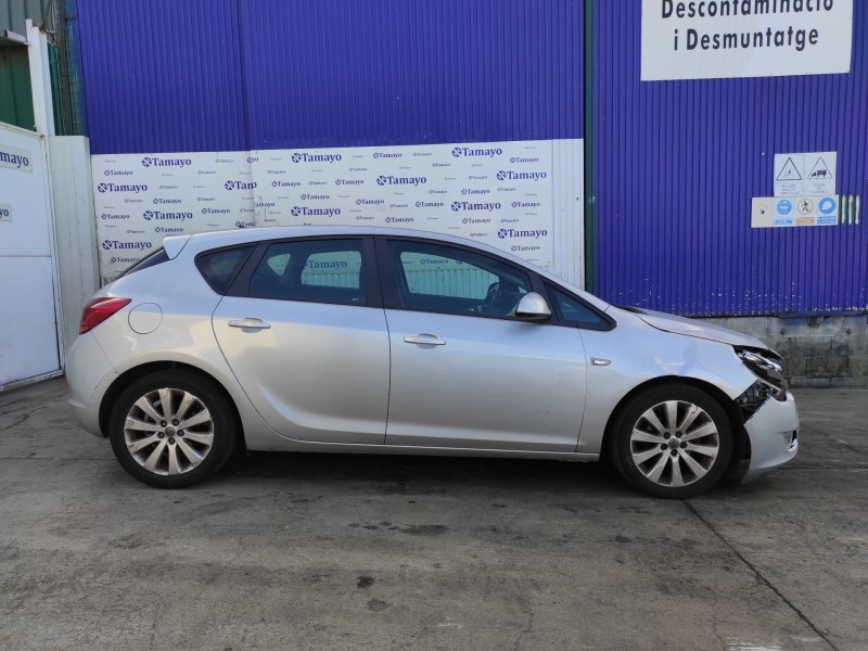 opel astra j lim. del año 2010