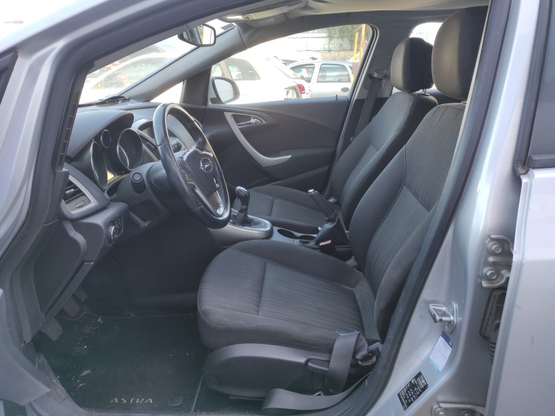 opel astra j lim. del año 2010