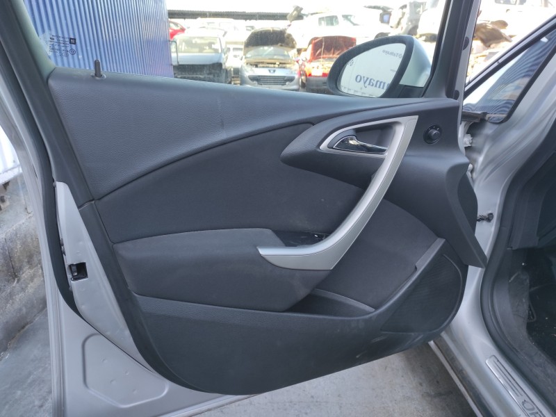 opel astra j lim. del año 2010