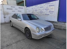 mercedes-benz clase e (w210) berlina del año 2000