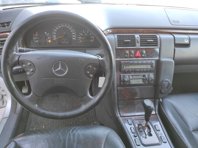 mercedes-benz clase e (w210) berlina del año 2000