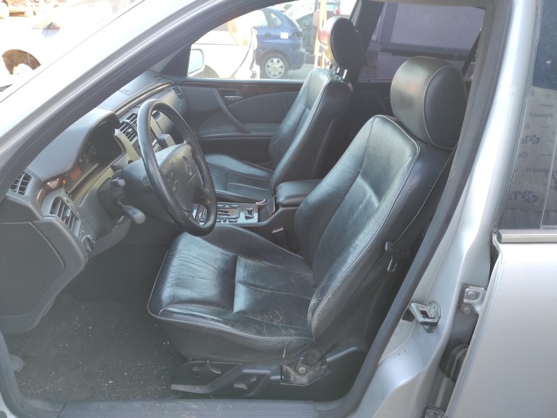 mercedes-benz clase e (w210) berlina del año 2000