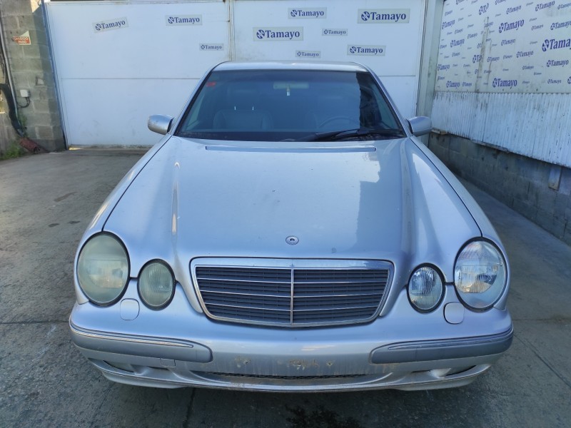mercedes-benz clase e (w210) berlina del año 2000