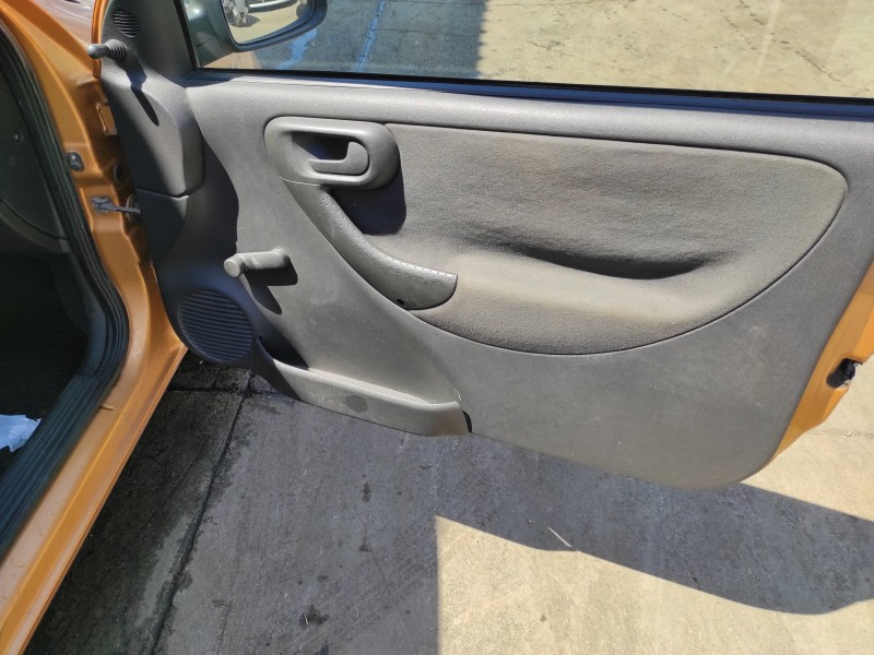 opel corsa c del año 2003