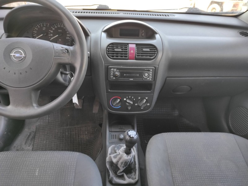 opel corsa c del año 2003