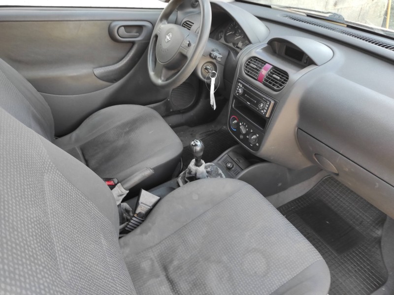 opel corsa c del año 2003