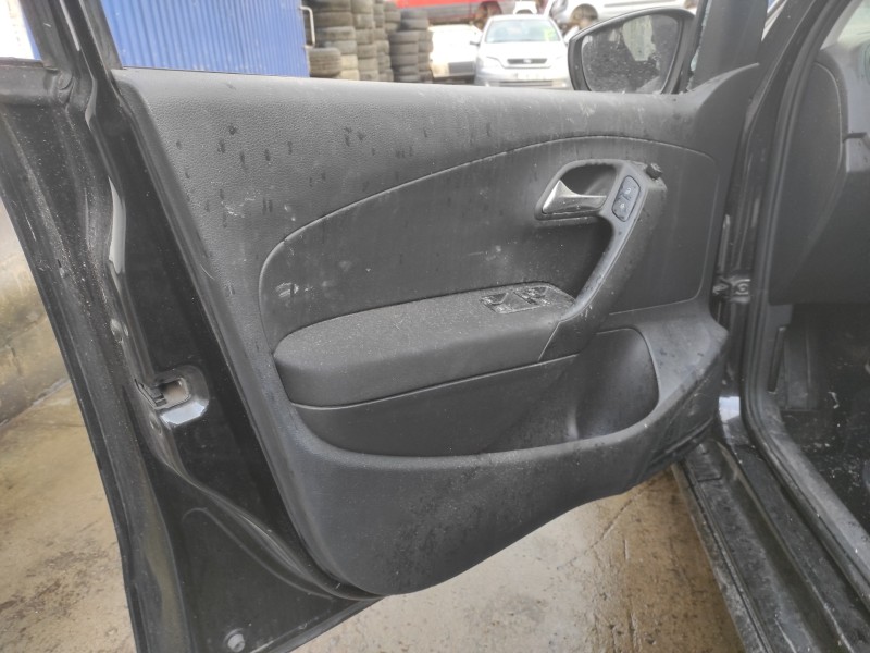 volkswagen polo (6r1) del año 2010