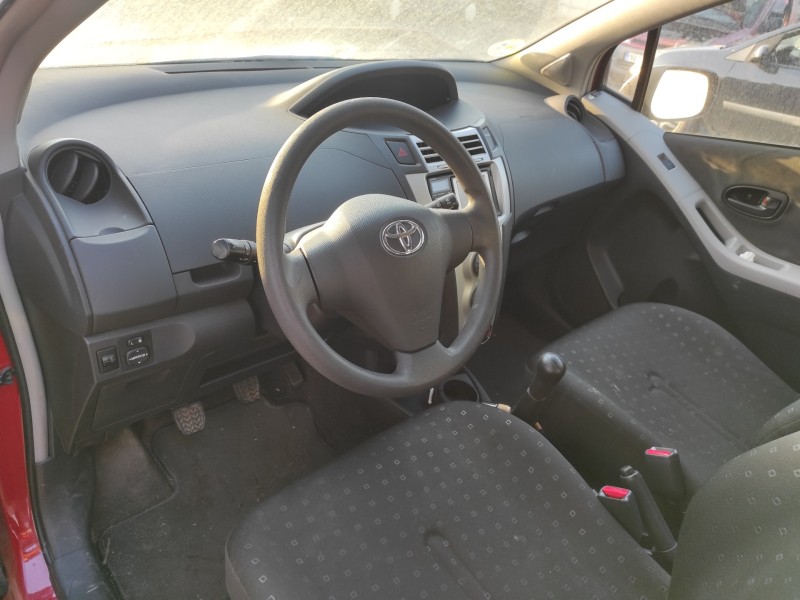 toyota yaris del año 2008