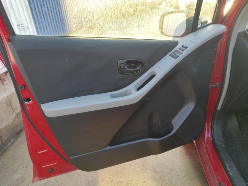 toyota yaris del año 2008