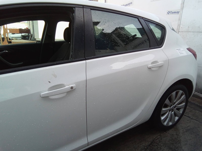opel astra j lim. del año 2010