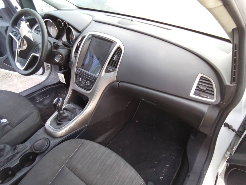 opel astra j lim. del año 2010