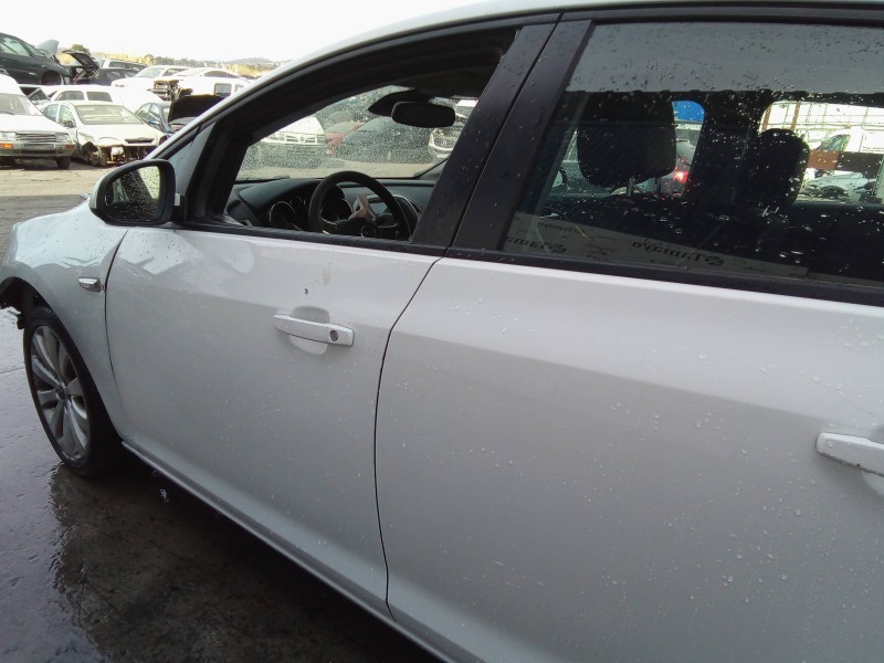opel astra j lim. del año 2010