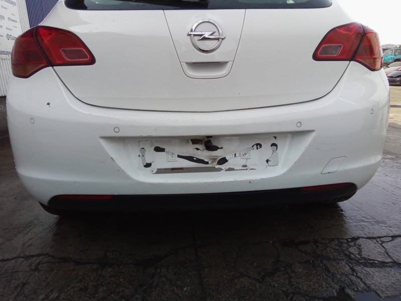 opel astra j lim. del año 2010