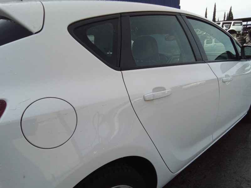 opel astra j lim. del año 2010