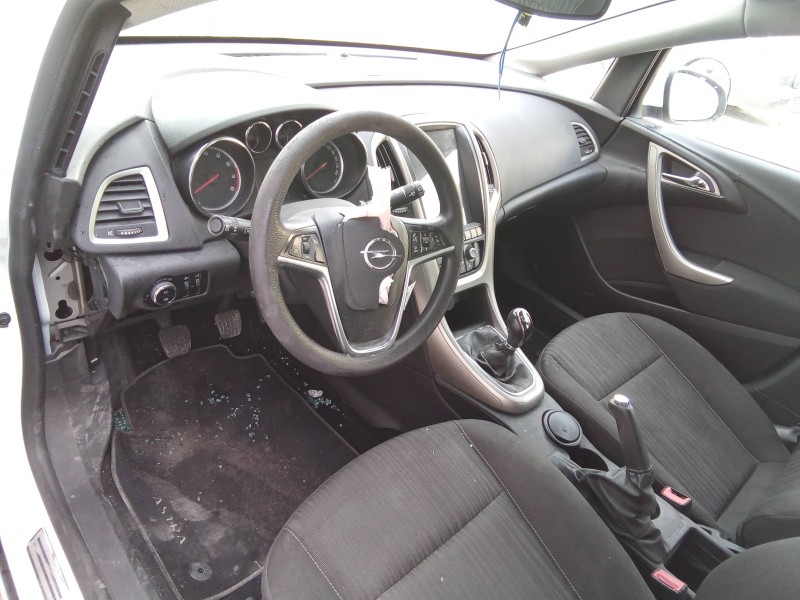 opel astra j lim. del año 2010