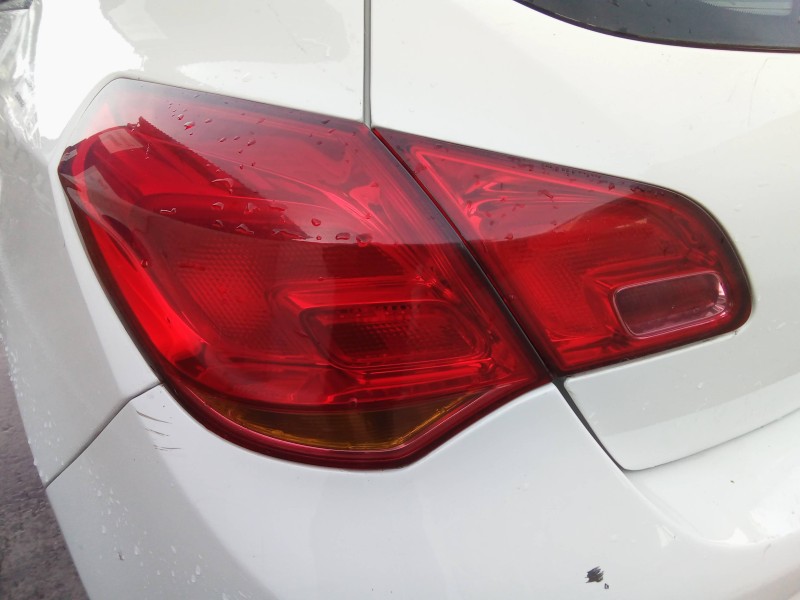 opel astra j lim. del año 2010