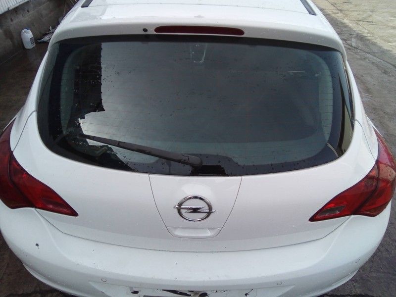 opel astra j lim. del año 2010