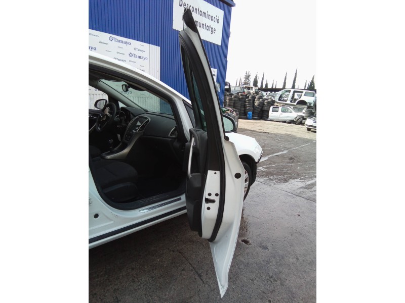 opel astra j lim. del año 2010