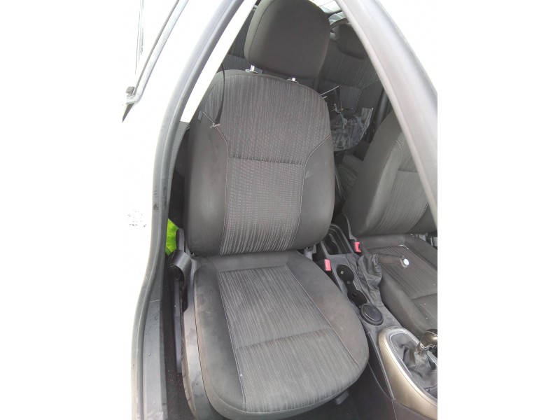opel astra j lim. del año 2010
