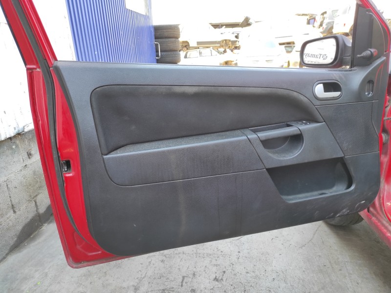 ford fiesta (cbk) del año 2004