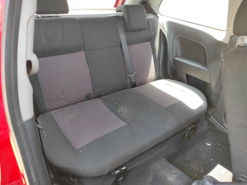 ford fiesta (cbk) del año 2004