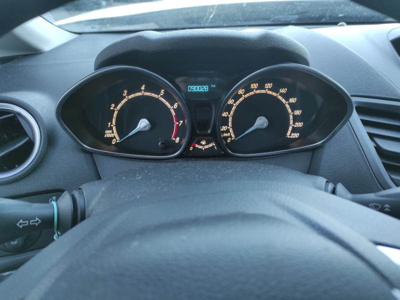 ford fiesta (ccn) del año 2014
