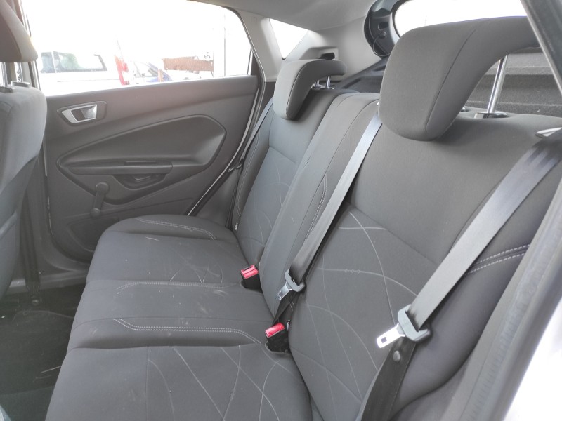 ford fiesta (ccn) del año 2014