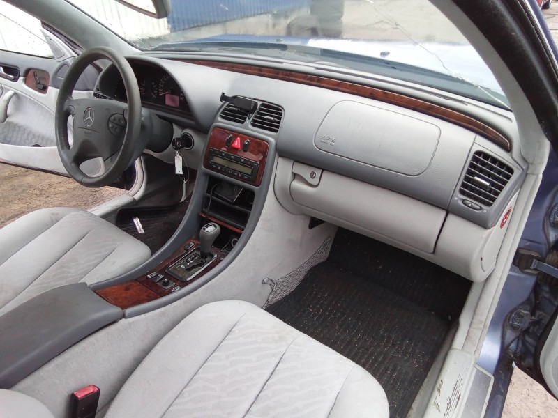 mercedes-benz clase clk (w208) coupe del año 2000