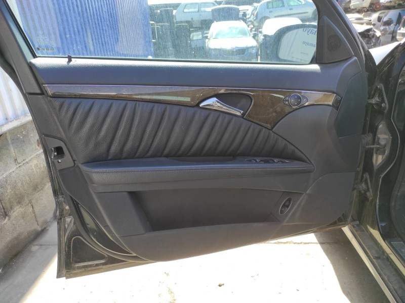 mercedes-benz clase e (w211) berlina del año 2005