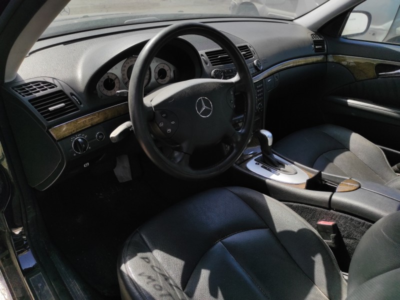 mercedes-benz clase e (w211) berlina del año 2005