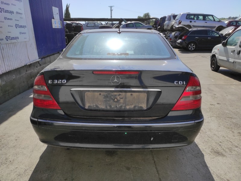 mercedes-benz clase e (w211) berlina del año 2005