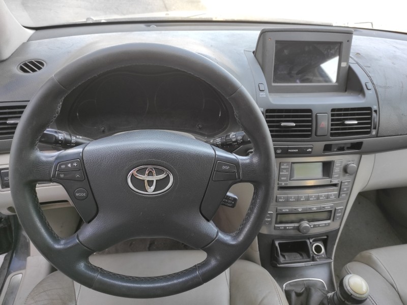 toyota avensis berlina (t25) del año 2006
