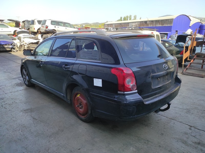toyota avensis berlina (t25) del año 2006
