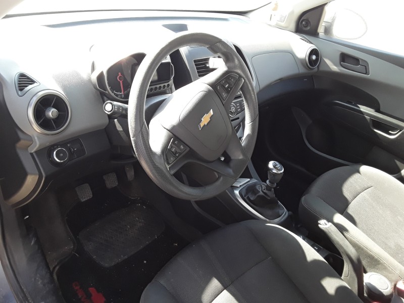 chevrolet aveo berlina hatchback del año 2013