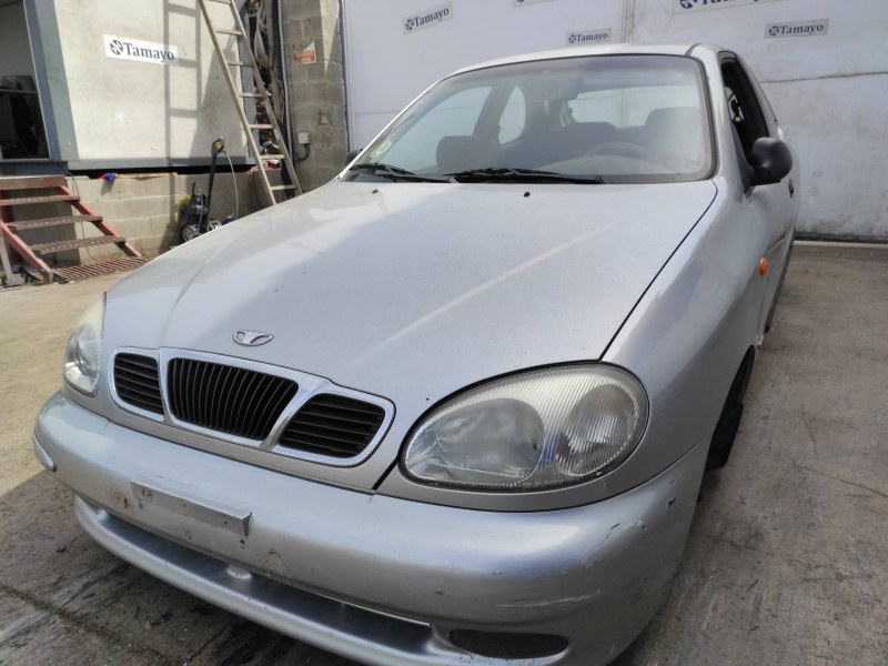 daewoo lanos del año 2001