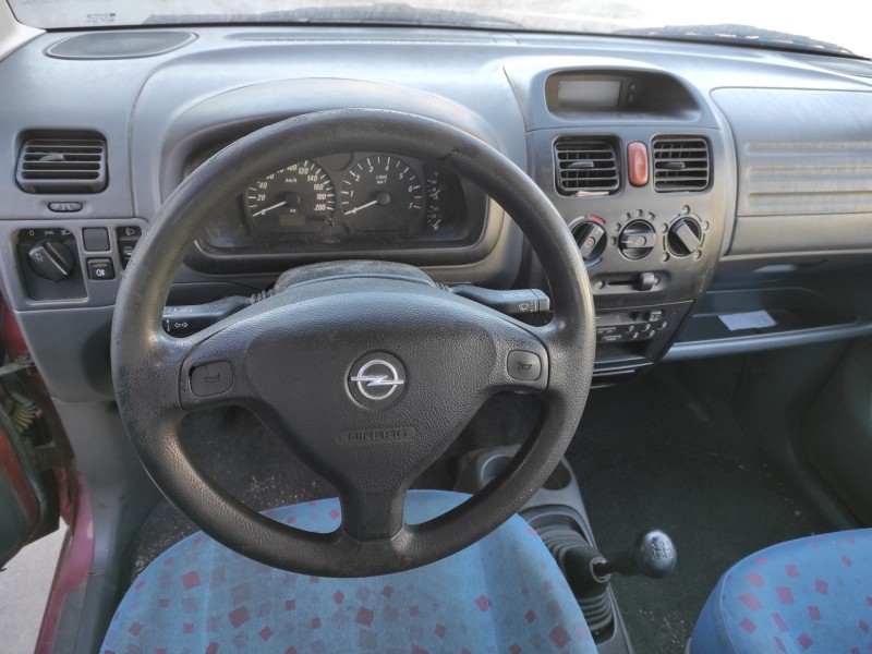 opel agila del año 2000