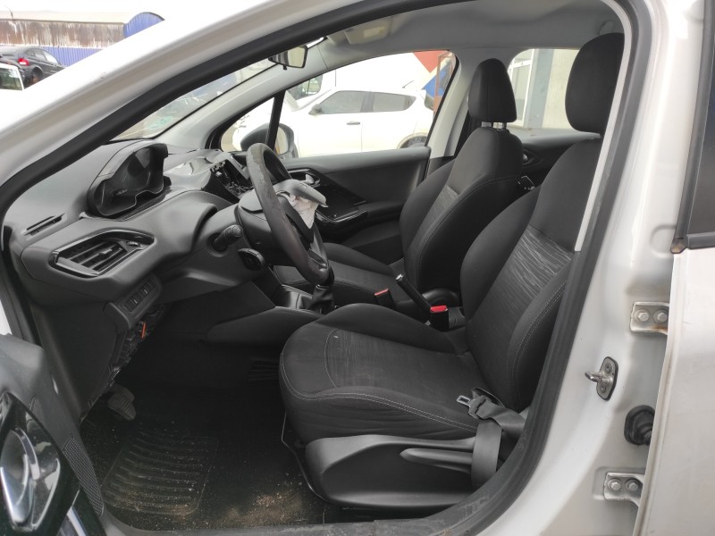 peugeot 208 del año 2016