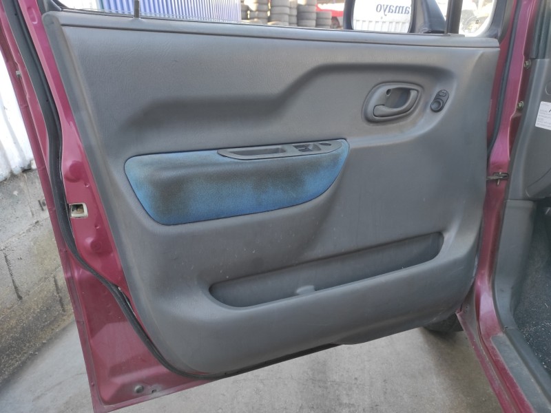 opel agila del año 2000