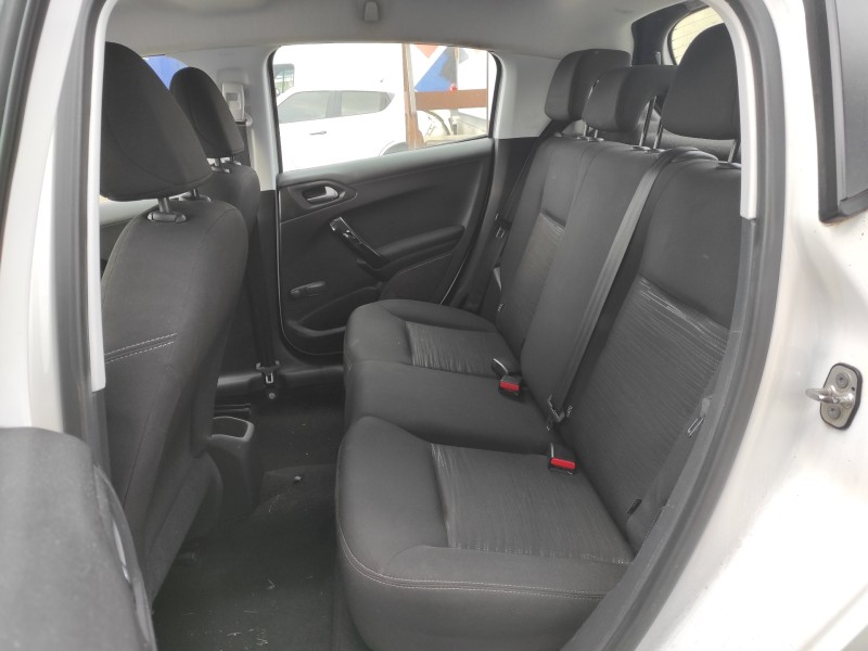 peugeot 208 del año 2016