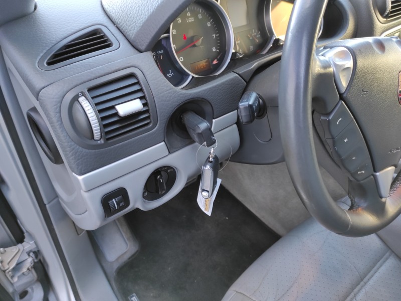 porsche cayenne (typ 9pa) del año 2004