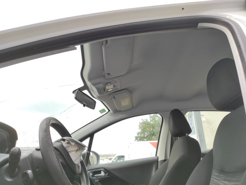 peugeot 208 del año 2016