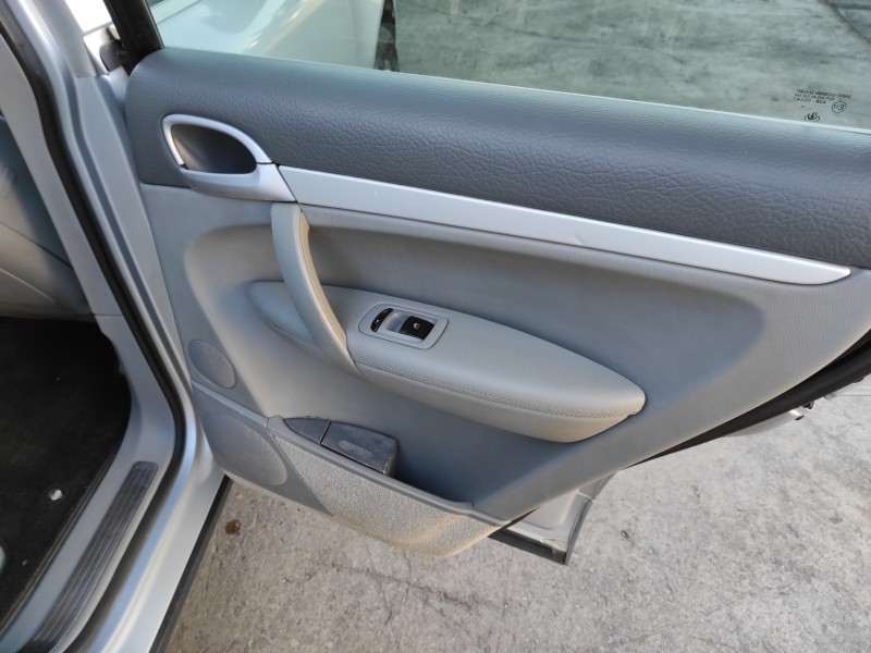 porsche cayenne (typ 9pa) del año 2004