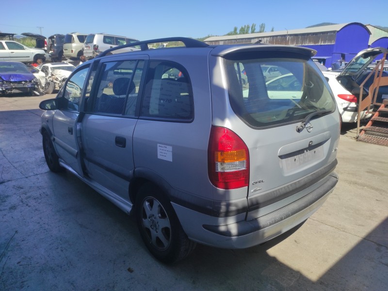 opel zafira a del año 2000
