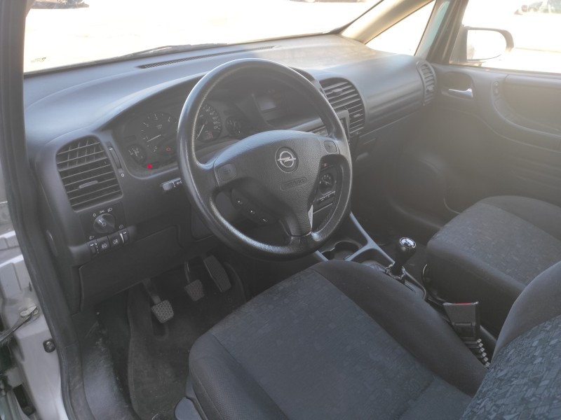 opel zafira a del año 2000